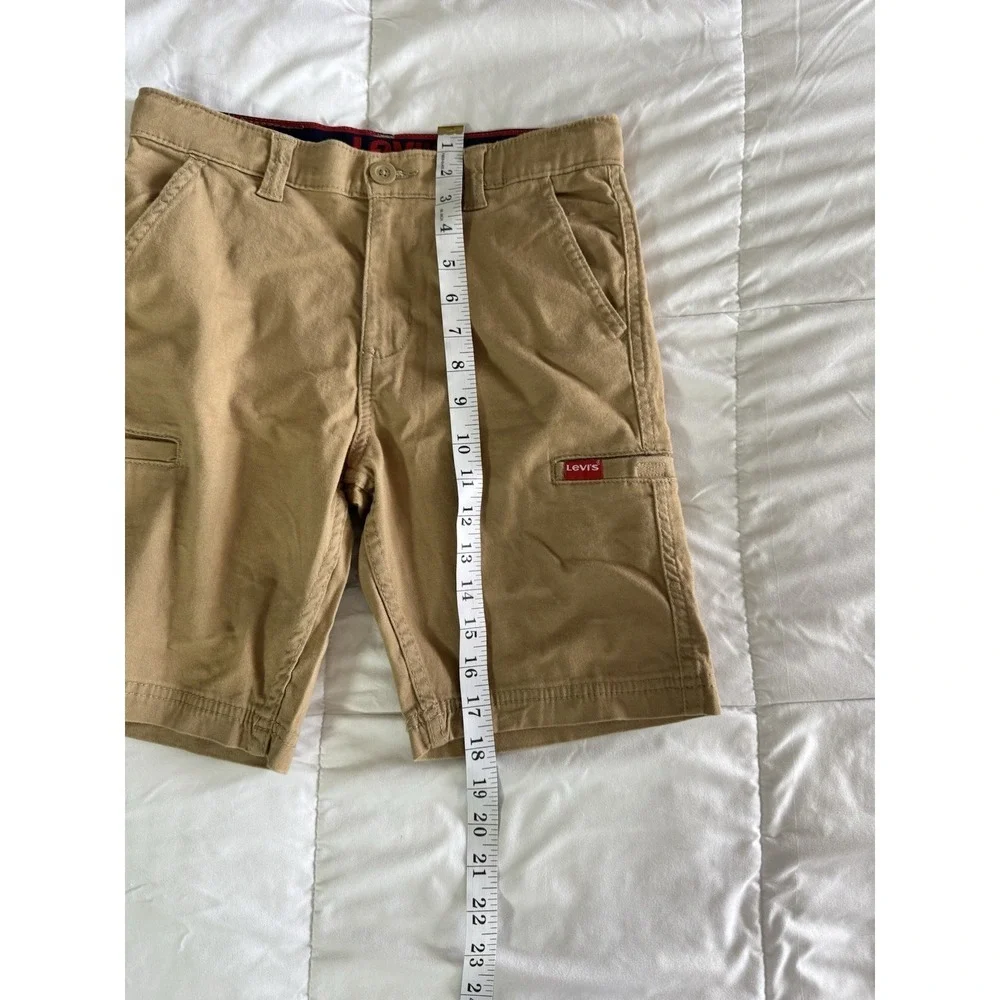 LEVIS BOYS CARGO SHORTS SIZE 12 Reg 26"WAIST 8" INSEAM Tan Pockets EUC - Picture 8 of 9